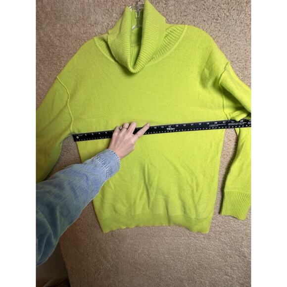 Free People Treasure 100% Cashmere Turtleneck Sweater Chartreuse Sz S Goblincore - Picture 8 of 16